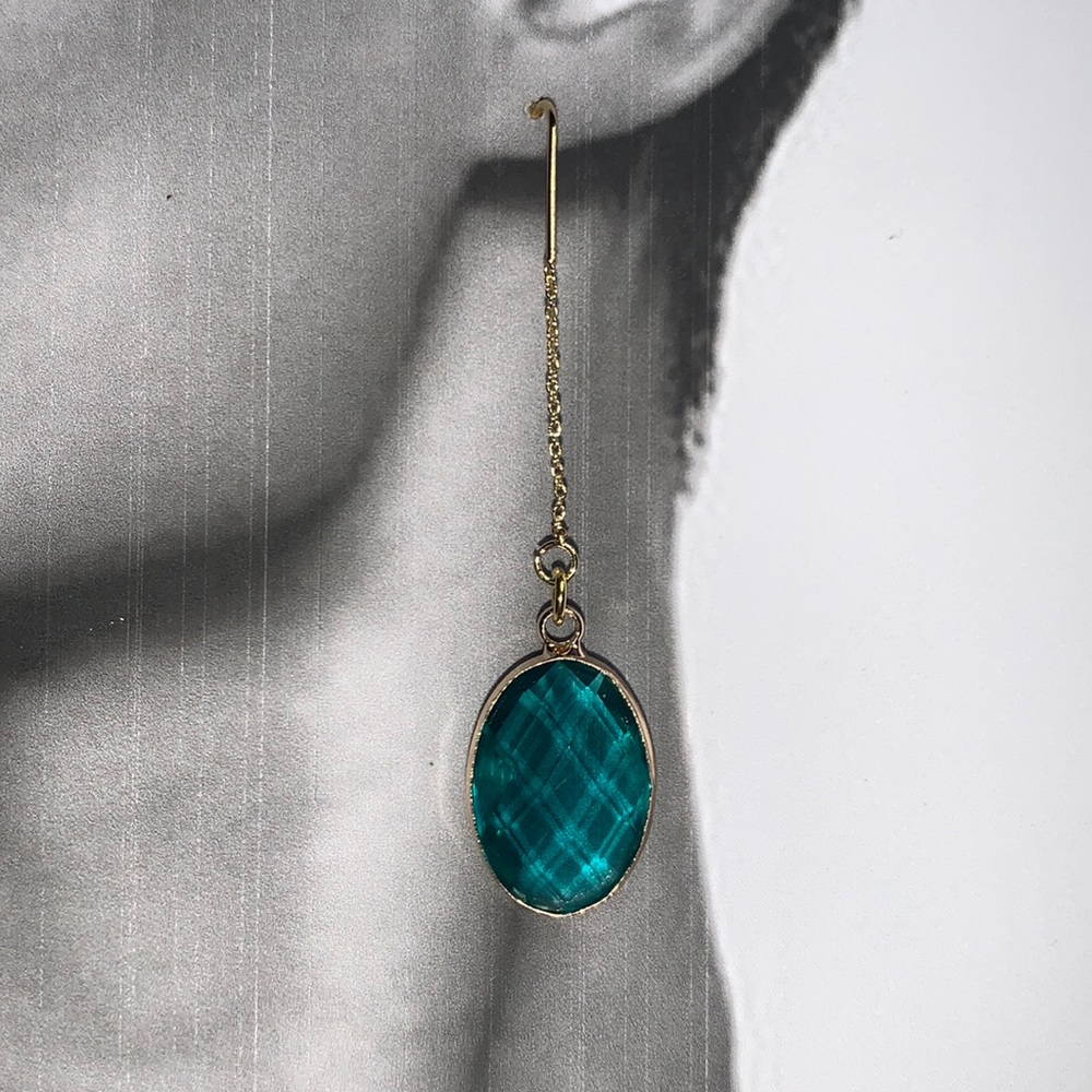 December Birthstone on 18k Gold Threaded Dangling Earrings - Picture 3 of 12